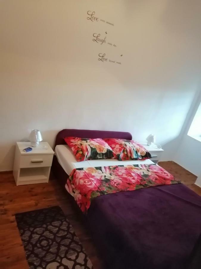 Apartman Tea Lejlighed Pula Eksteriør billede