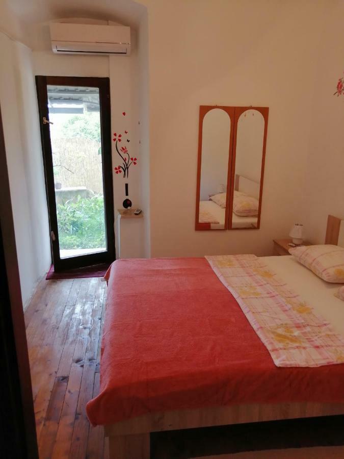 Apartman Tea Lejlighed Pula Eksteriør billede